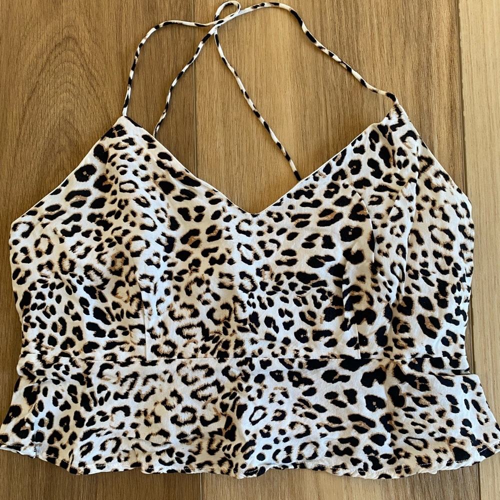 printed crop top 🐆
